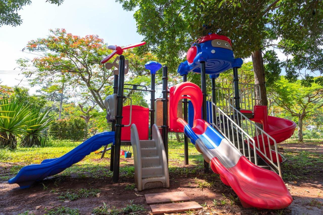 Diamond Hill Resort Nong Nam Daeng Екстериор снимка